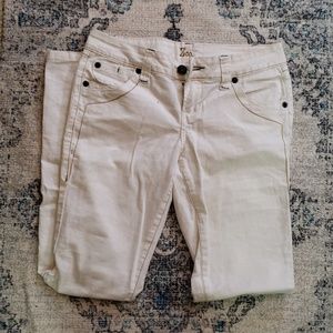 White skinny jeans